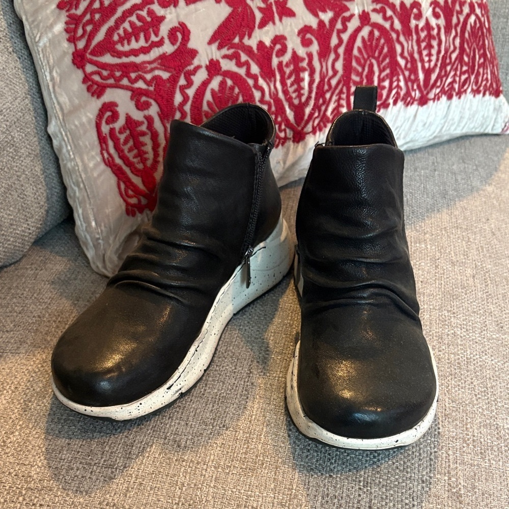 Bionics Orlinda Black leather Ankle Boots with White Soles